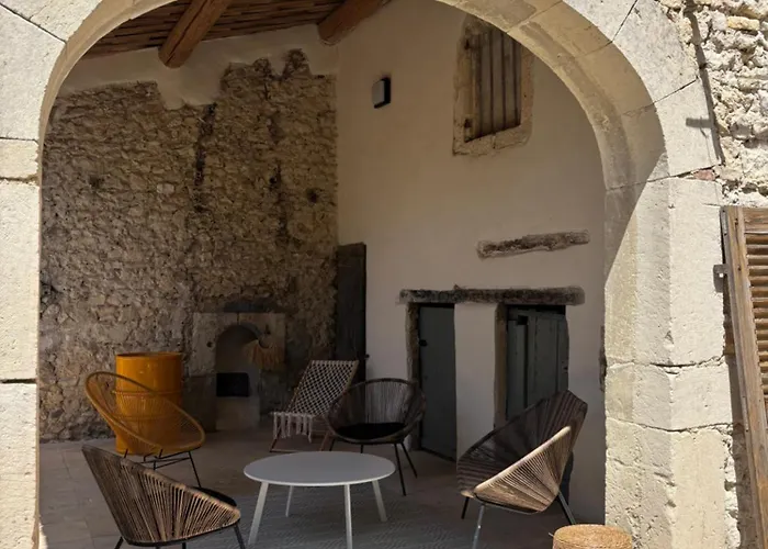 Le Du Hameau